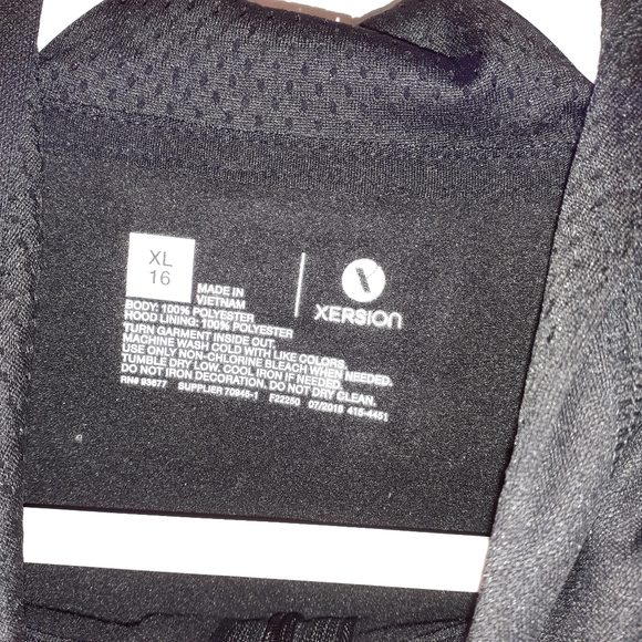 NWT Girls Xersion Sweatshirt with hood - Picture 4 of 6
